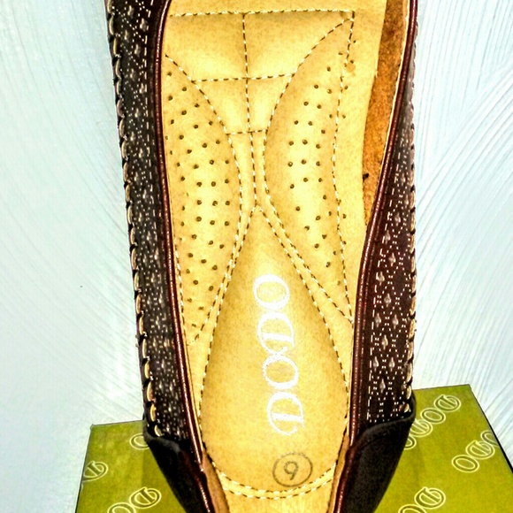 NEW! CUTE! FLAT BROWN LOAFERS! - Picture 7 of 8